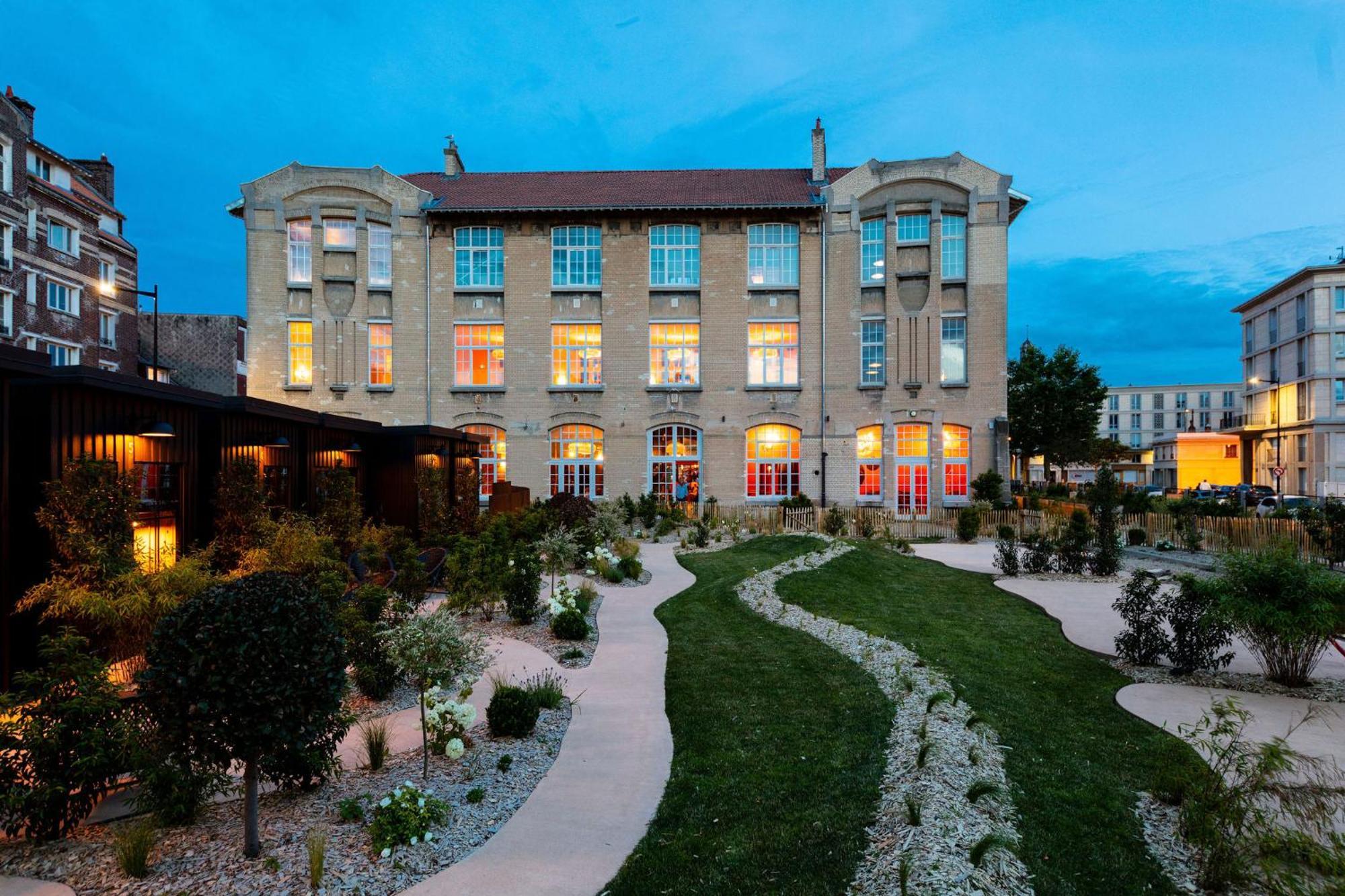 Lilybloom Hotel 4*